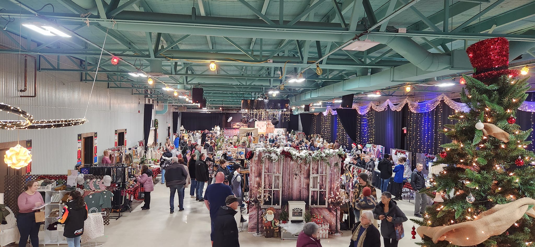 Le marché de Noël de Lorrainville est l'un des plus gros en Abitibi-Témiscamingue et du Nord-Est Ontarien.